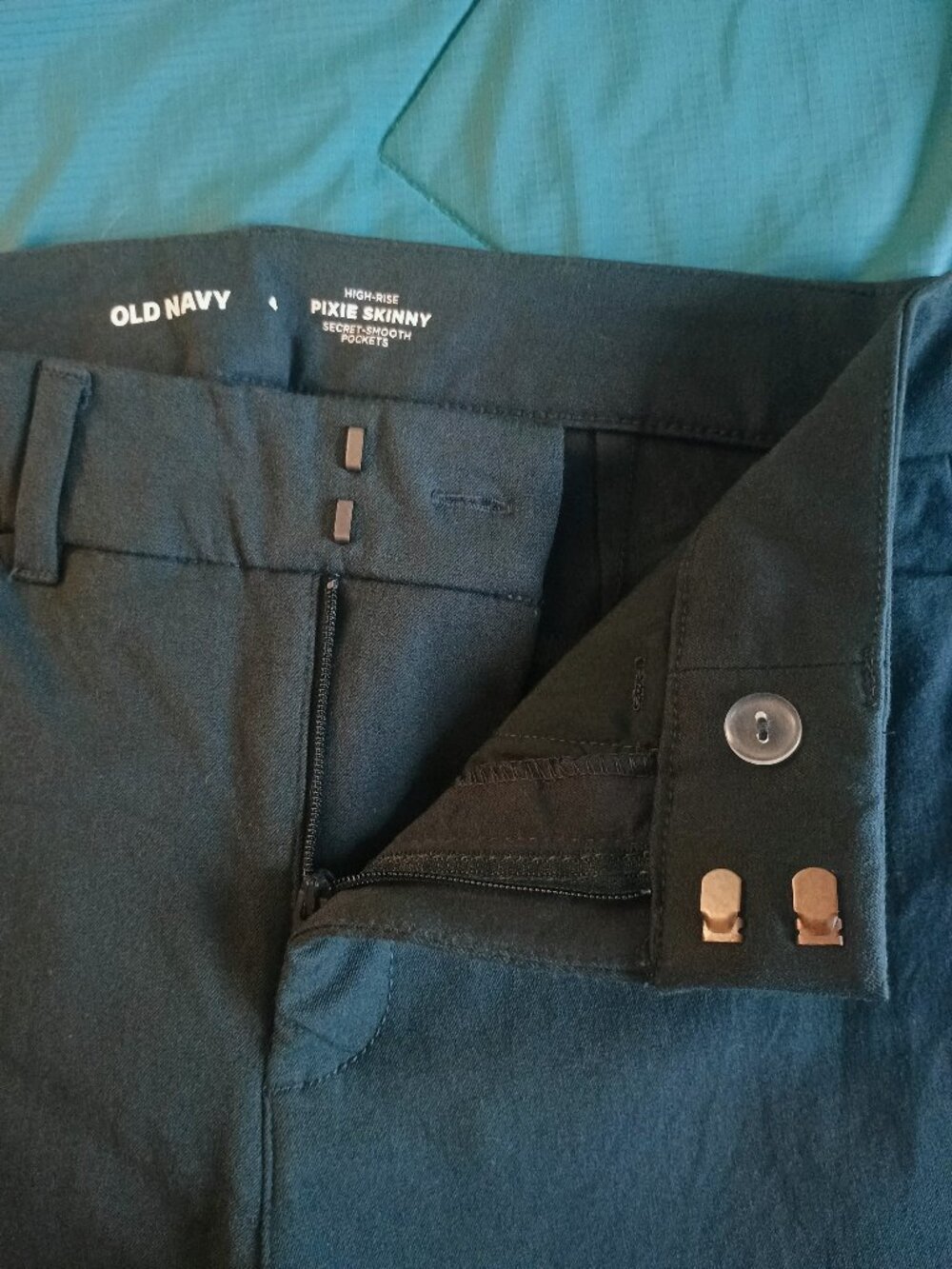 Old Navy Forest Green Pants, Size 4 - Picture 3 of 3